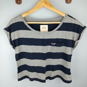 Hollister Women's Navy and Gray Striped Tee